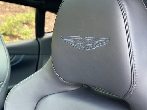 2025 Aston Martin DBX 707