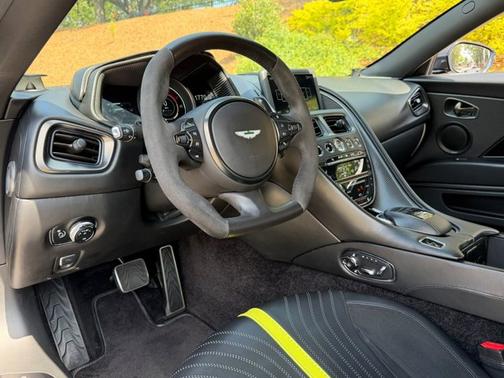 2019 Aston Martin DB11 AMR