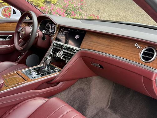 2022 Bentley Flying Spur V8