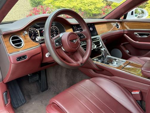 2022 Bentley Flying Spur V8