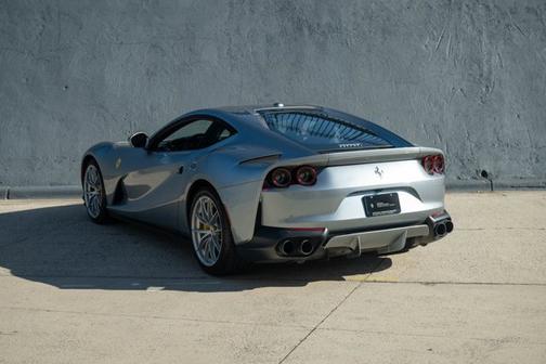 2020 Ferrari 812 Superfast Base
