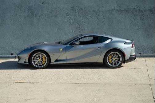 2020 Ferrari 812 Superfast Base