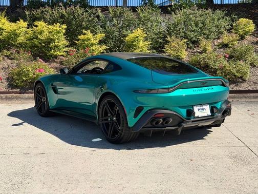 2025 Aston Martin Vantage Base