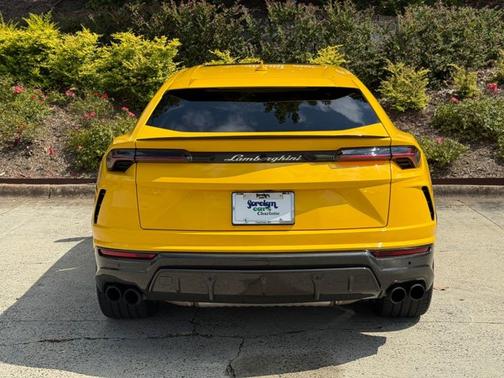 2021 Lamborghini Urus Base