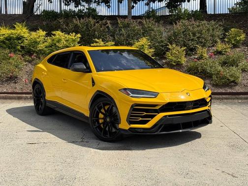 2021 Lamborghini Urus Base
