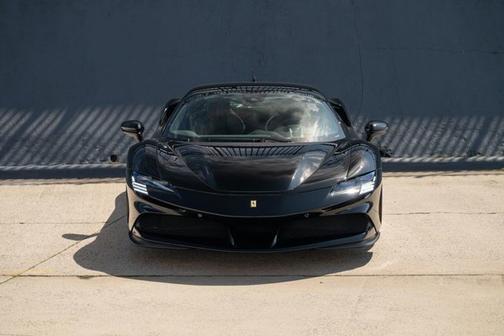 2022 Ferrari SF90 Stradale Base