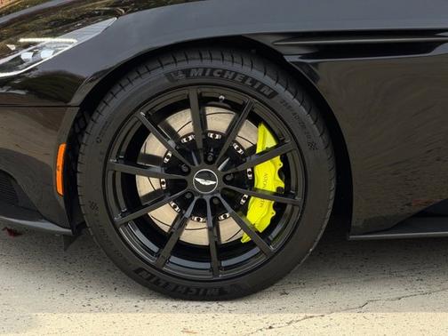 2019 Aston Martin DB11 AMR