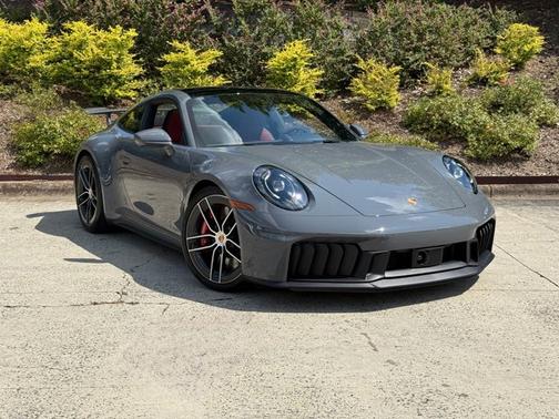2026 Porsche 911 Carrera 4 GTS