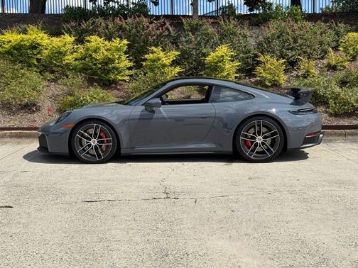2026 Porsche 911 Carrera 4 GTS