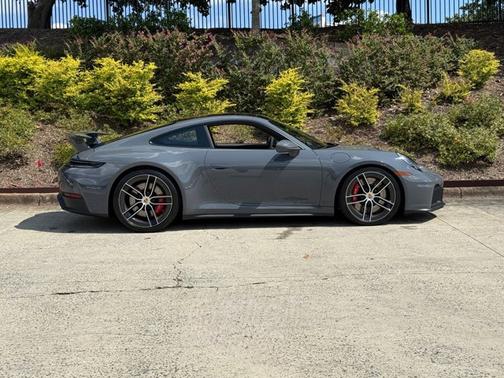 2026 Porsche 911 Carrera 4 GTS