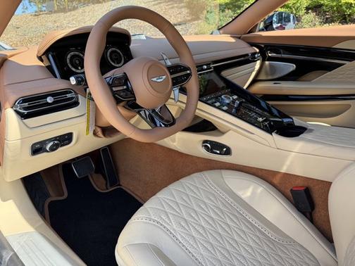 2025 Aston Martin DB12
