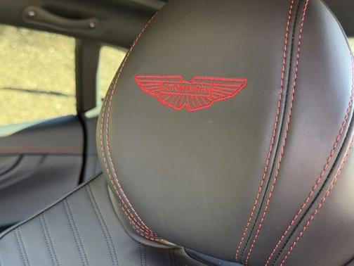 2025 Aston Martin DBX 707