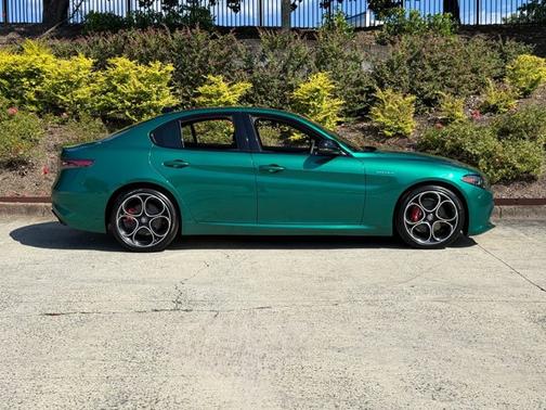 2025 Alfa Romeo Giulia Base
