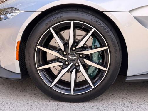 2020 Aston Martin Vantage 