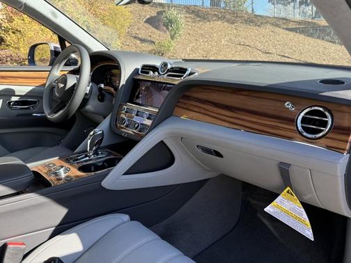 2025 Bentley Bentayga