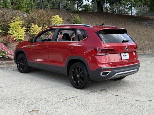 2023 Volkswagen Taos SE