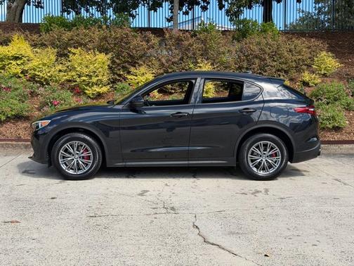 Vulcano Black Metallic 2023 Alfa Romeo Stelvio Sprint