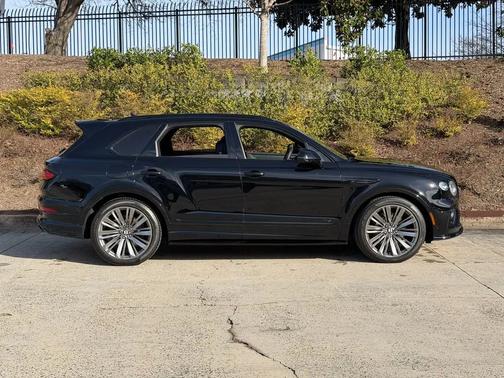 Beluga 2023 Bentley Bentayga Speed W12