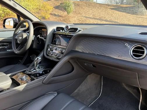 Beluga 2023 Bentley Bentayga Speed W12