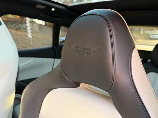 2026 Aston Martin DBX 707