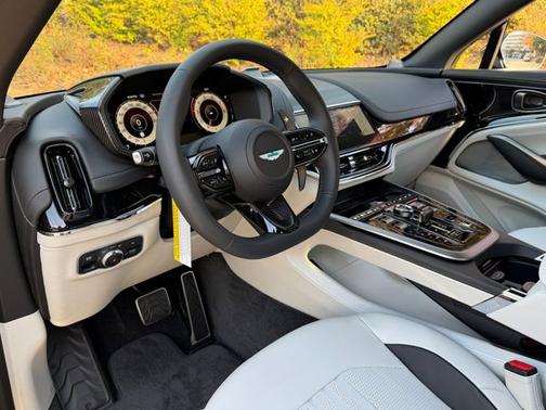 2026 Aston Martin DBX 707