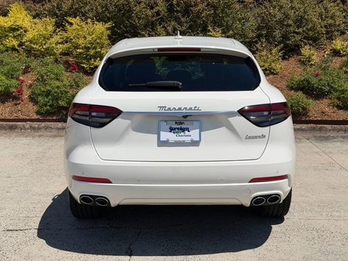 White 2022 Maserati Levante GT