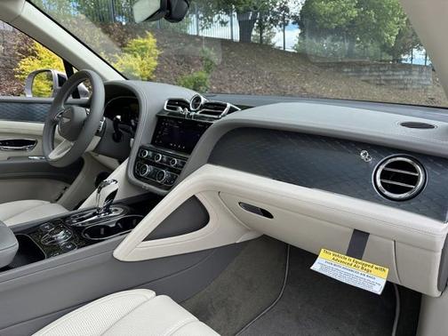 2024 Bentley Bentayga EWB