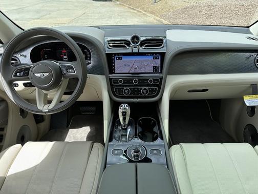 2024 Bentley Bentayga EWB