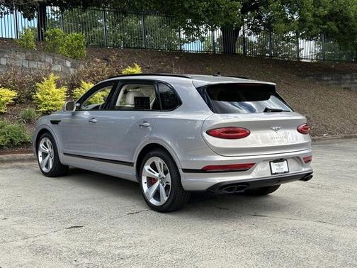 2024 Bentley Bentayga EWB