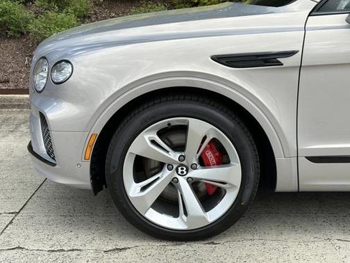 2024 Bentley Bentayga EWB