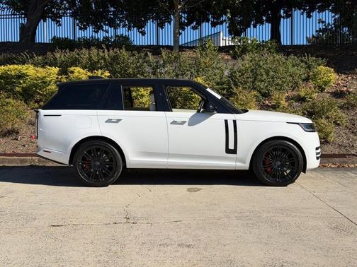 2023 Land Rover Range Rover SE
