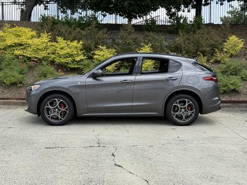 2022 Alfa Romeo Stelvio Ti