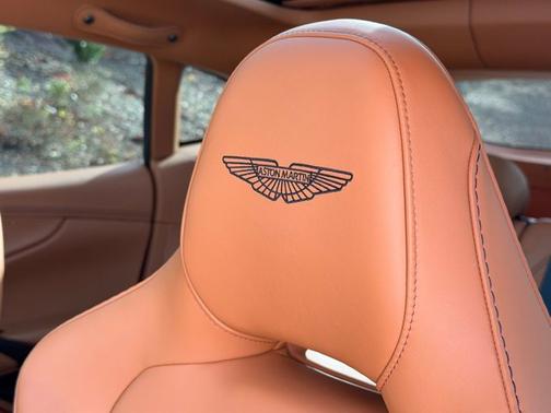 2023 Aston Martin DBX 707