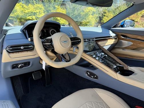 2025 Aston Martin DB12