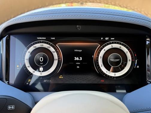 2025 Aston Martin DB12