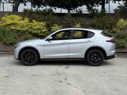 2018 Alfa Romeo Stelvio Sport