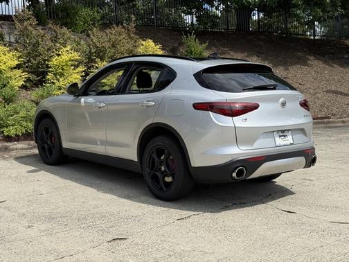 2018 Alfa Romeo Stelvio Sport