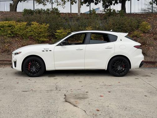 2024 Maserati Levante Modena Ultima