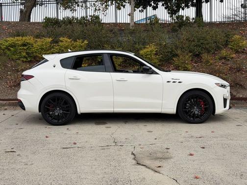 2024 Maserati Levante Modena Ultima