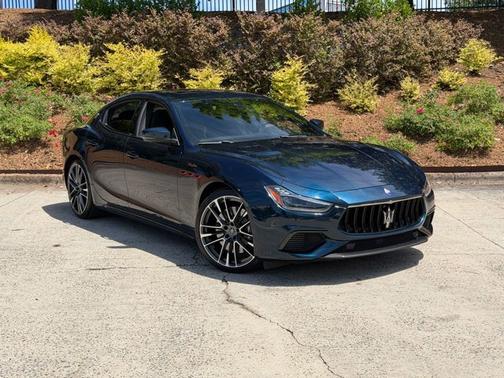 Emerald 2021 Maserati Ghibli Trofeo