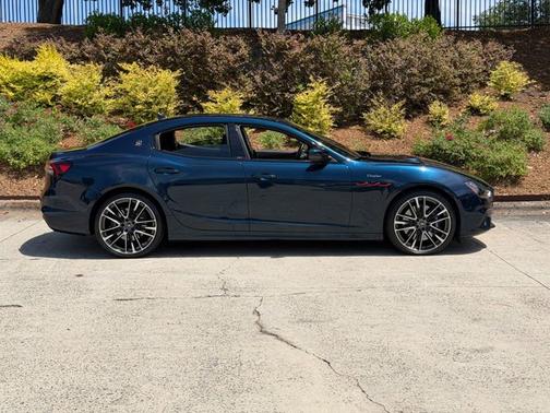 Emerald 2021 Maserati Ghibli Trofeo