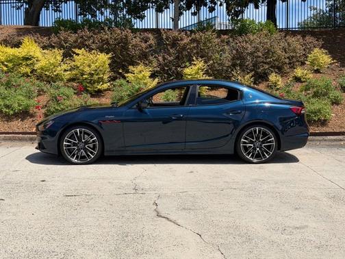 Emerald 2021 Maserati Ghibli Trofeo