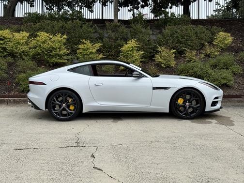 2018 Jaguar F-TYPE R