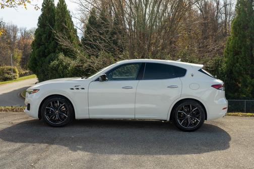 2024 Maserati Levante GT Ultima