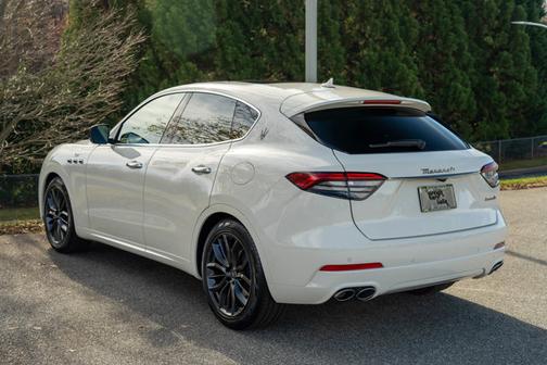 2024 Maserati Levante GT Ultima