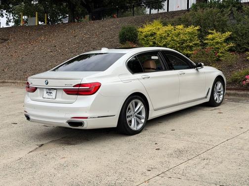 2017 BMW 750 i xDrive