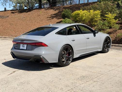 2025 Audi RS 7 performance