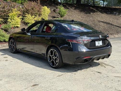 2025 Alfa Romeo Giulia Veloce