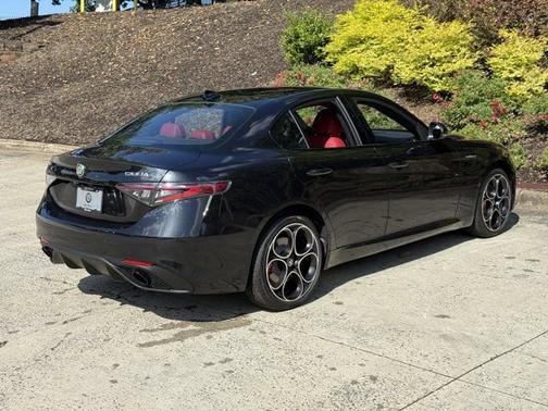 2025 Alfa Romeo Giulia Veloce