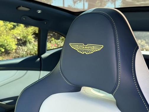 2025 Aston Martin DBX 707